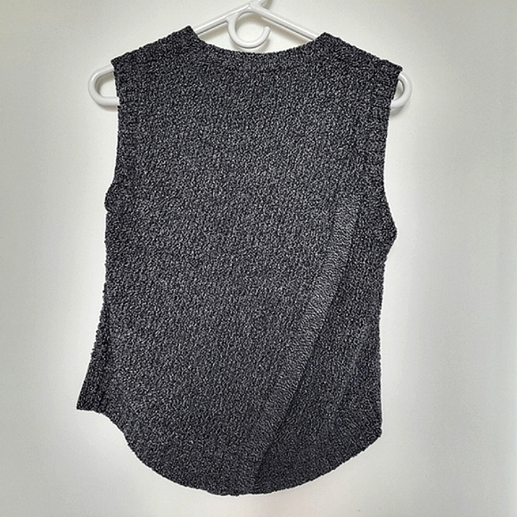 Banana Republic Black and White Knit Ribbed Sweater-Vest - Picture 5 of 9